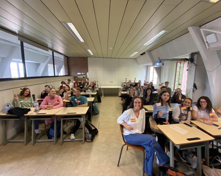 SummerSchool-Projekt mit 30 Lehramtsstudierenden aus Deutschland, Malta, Spanien und Japan mit Kurzzeitmobilität nach Belgien und virtuellem Austausch über eTwinning for Future Teachers